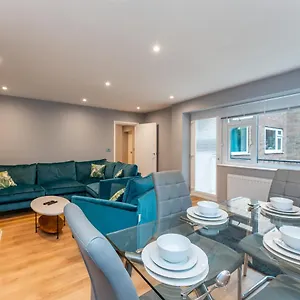 Stylish 2 Bedroom In Bournemouth, 500m From , Bournemouth United Kingdom